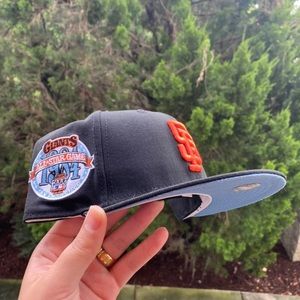 San Francisco Giants new era fitted hat Size 7 3/8